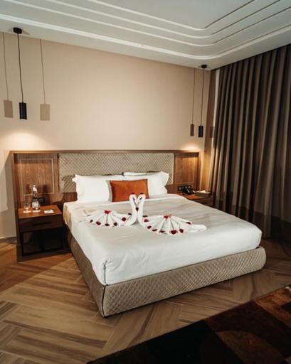 City Hotel By Waves Κενίτρα Εξωτερικό φωτογραφία